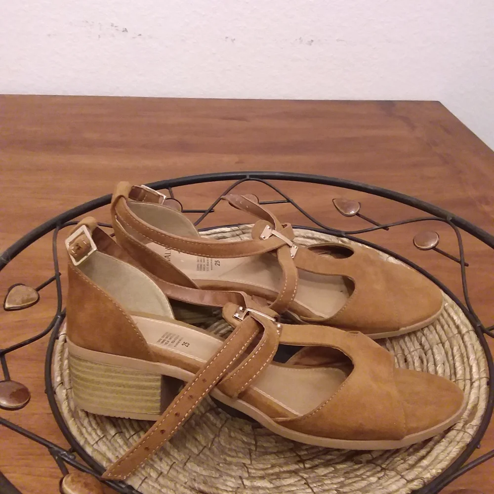 Magaly sandals - Picture 2 of 8